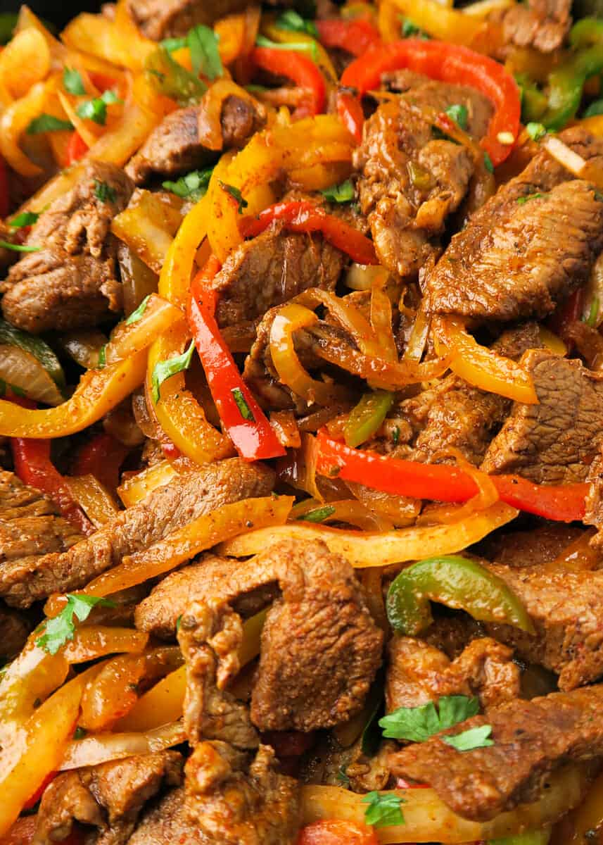 Steak Fajitas {Easy, One Pot Meal} - That's Deelicious!